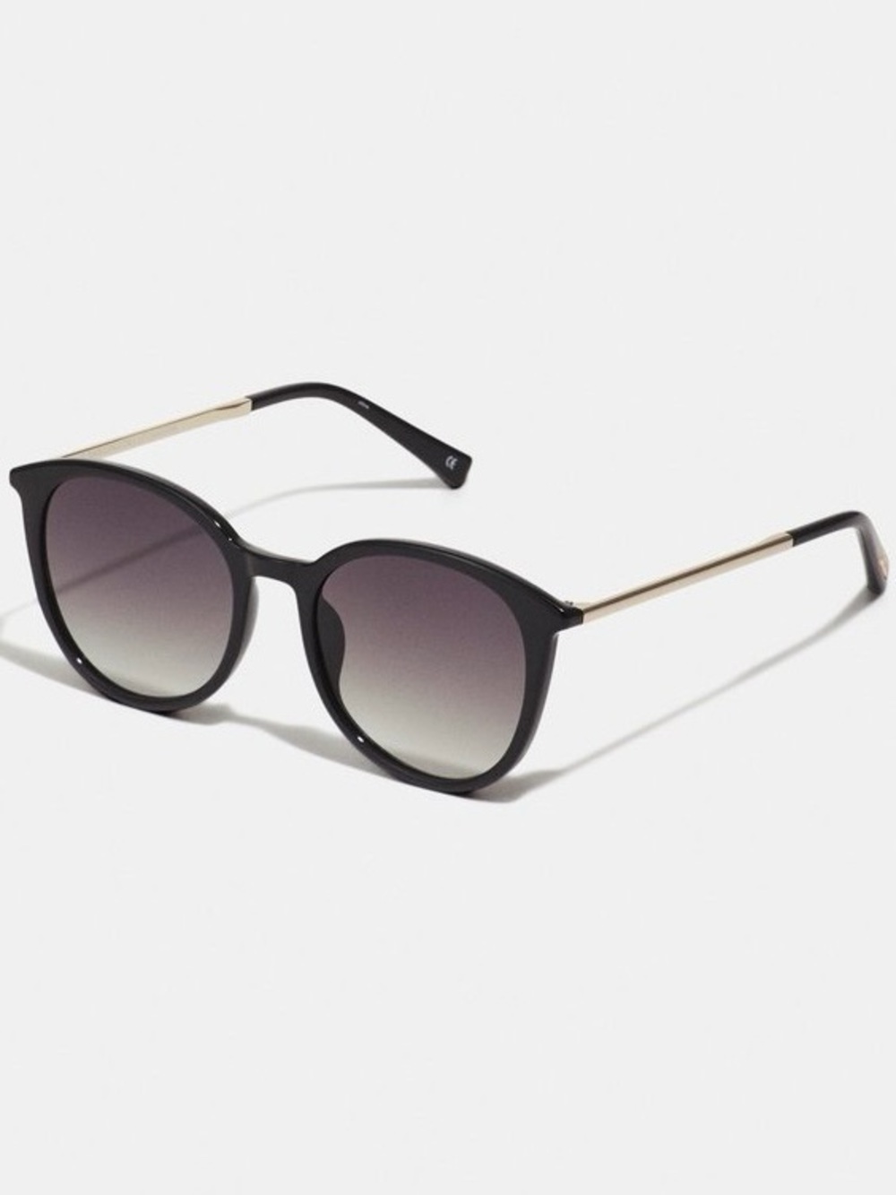 Le Specs ‘Le Danzing’ Sunglasses in Black & Gold ASO Duchess Meghan Markle